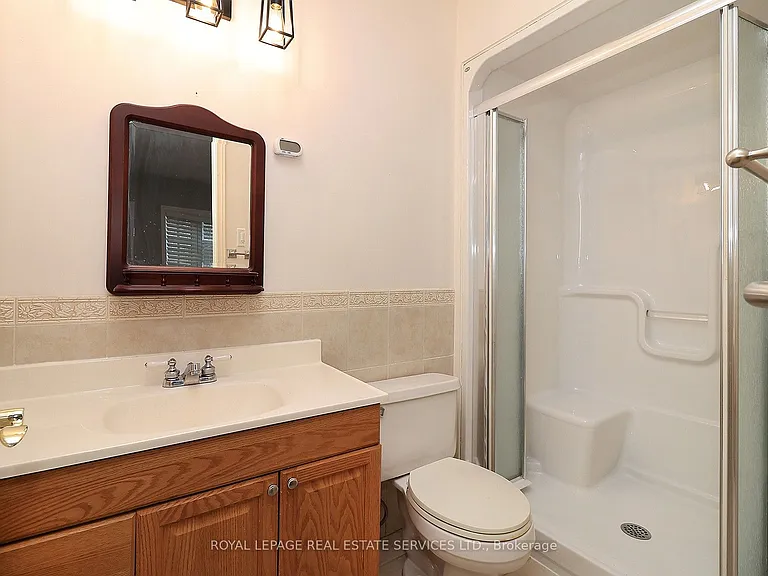 222 Alscot Cres — Photo 7
