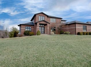 8445 Stone Ledge Dr, Edwardsville, IL 62025