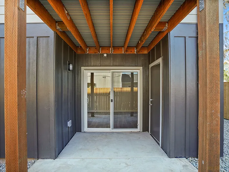 Fisher Park Apartments — Photo 33