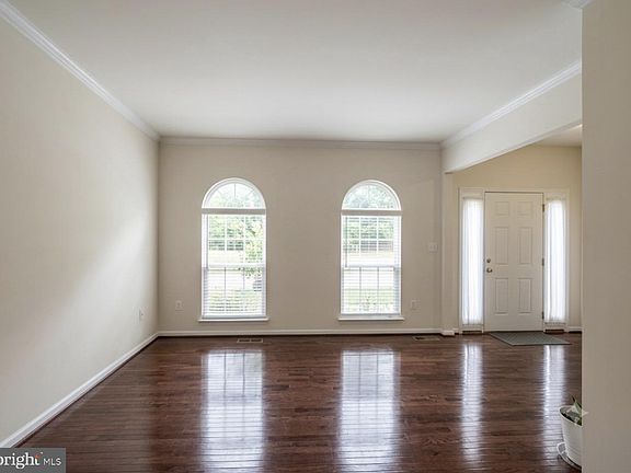 3rd image of 8268 Linblake Ct