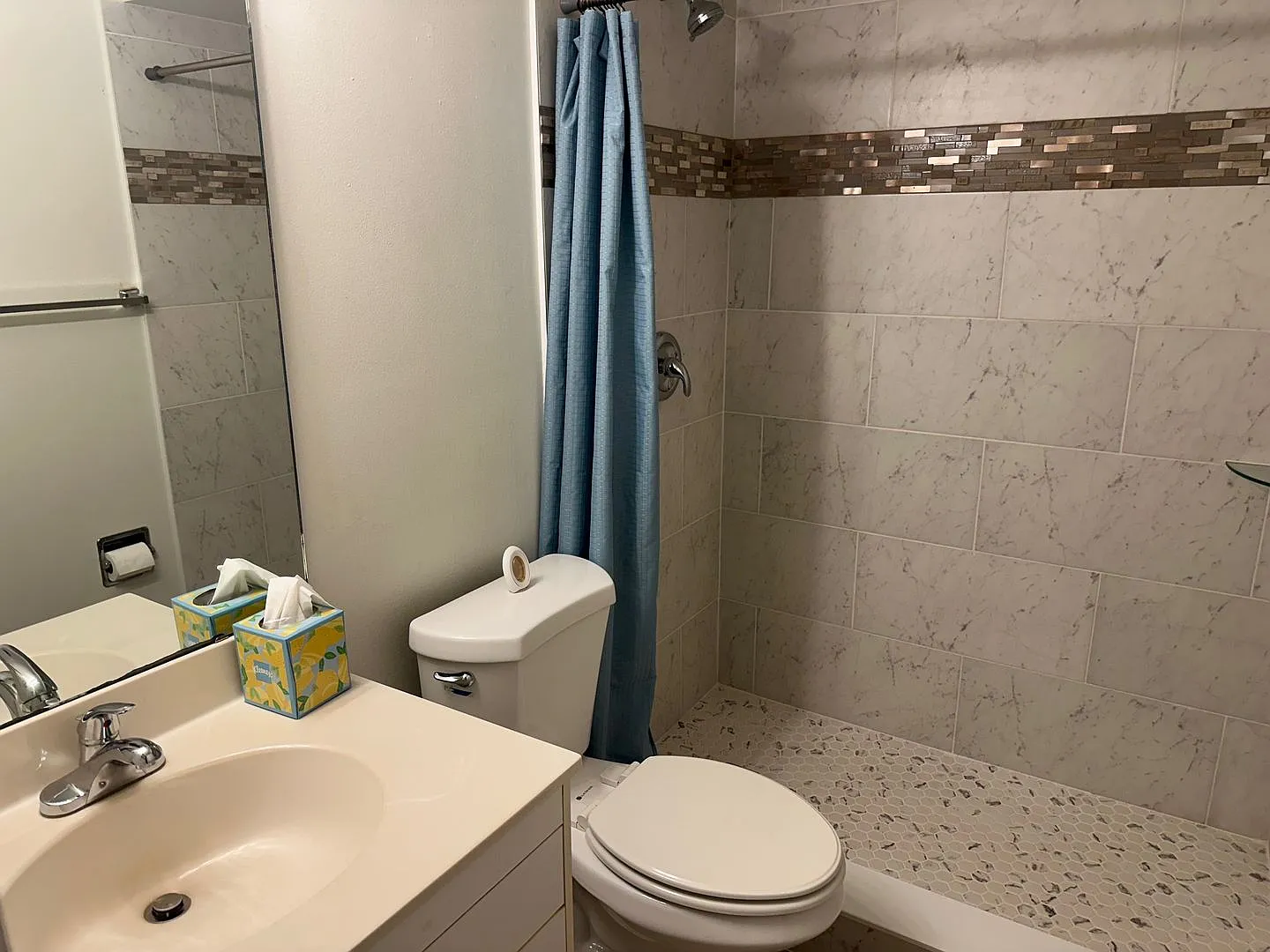 Patio Villa End Unit In River Way Condo, — Photo 4