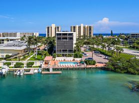 225 Beach Rd, Tequesta, FL