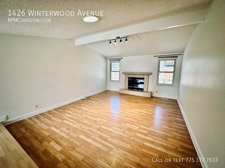 1426 Winterwood Ave — Photo 2