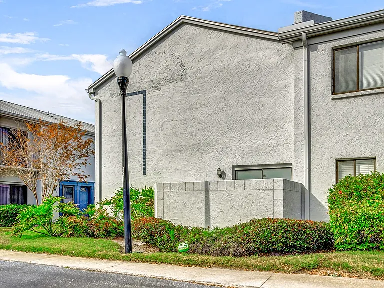 8800 Bardmoor Blvd #12 — Photo 33