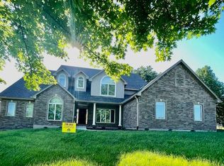9815 Windsor Dr, Lees Summit, MO 64086