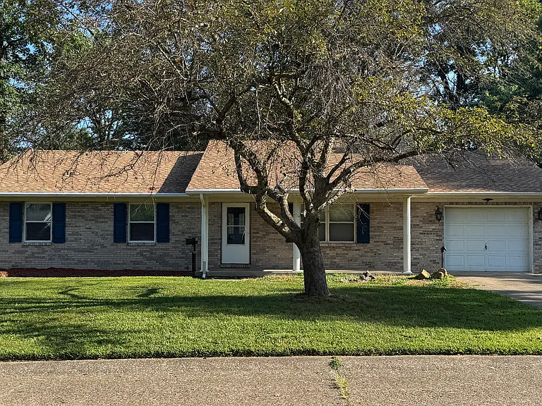 7666 Gourley Ln — Photo 1