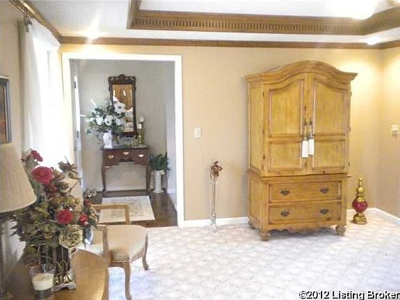 3rd image of 1015 Cobblestone Cir