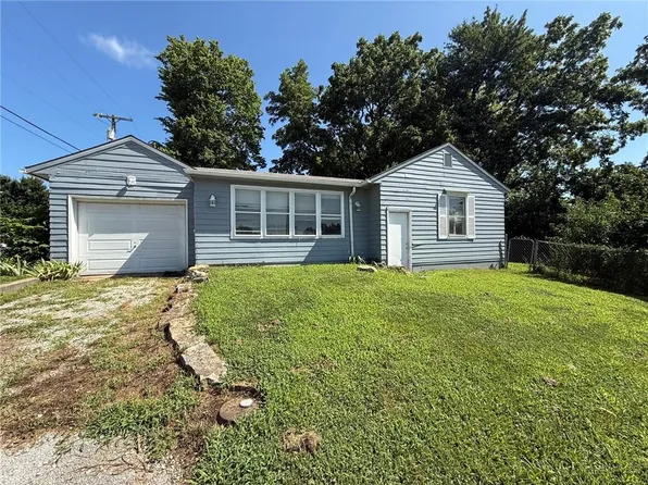 1300 N State Route 7, Pleasant Hill, MO 64080