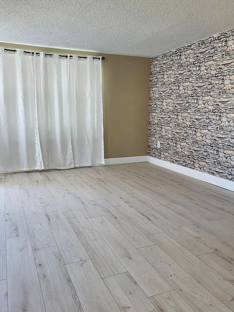2 bed, 760 sqft, $1,390 — Photo 4