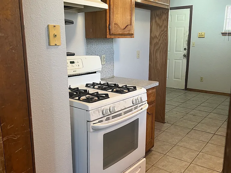 1220 S Quincy Ave — Photo 15