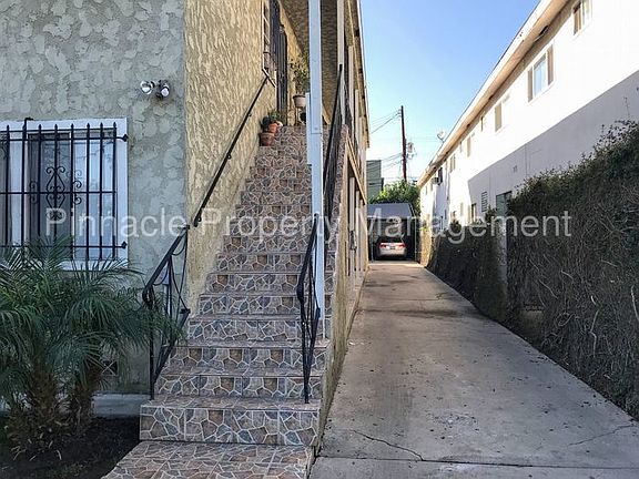 5th image of 2033 S Shenandoah St