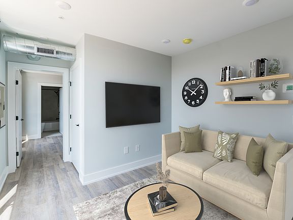 2nd image of 918 N Broad St #401