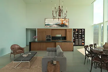 Rented by New York Casas Ltd.