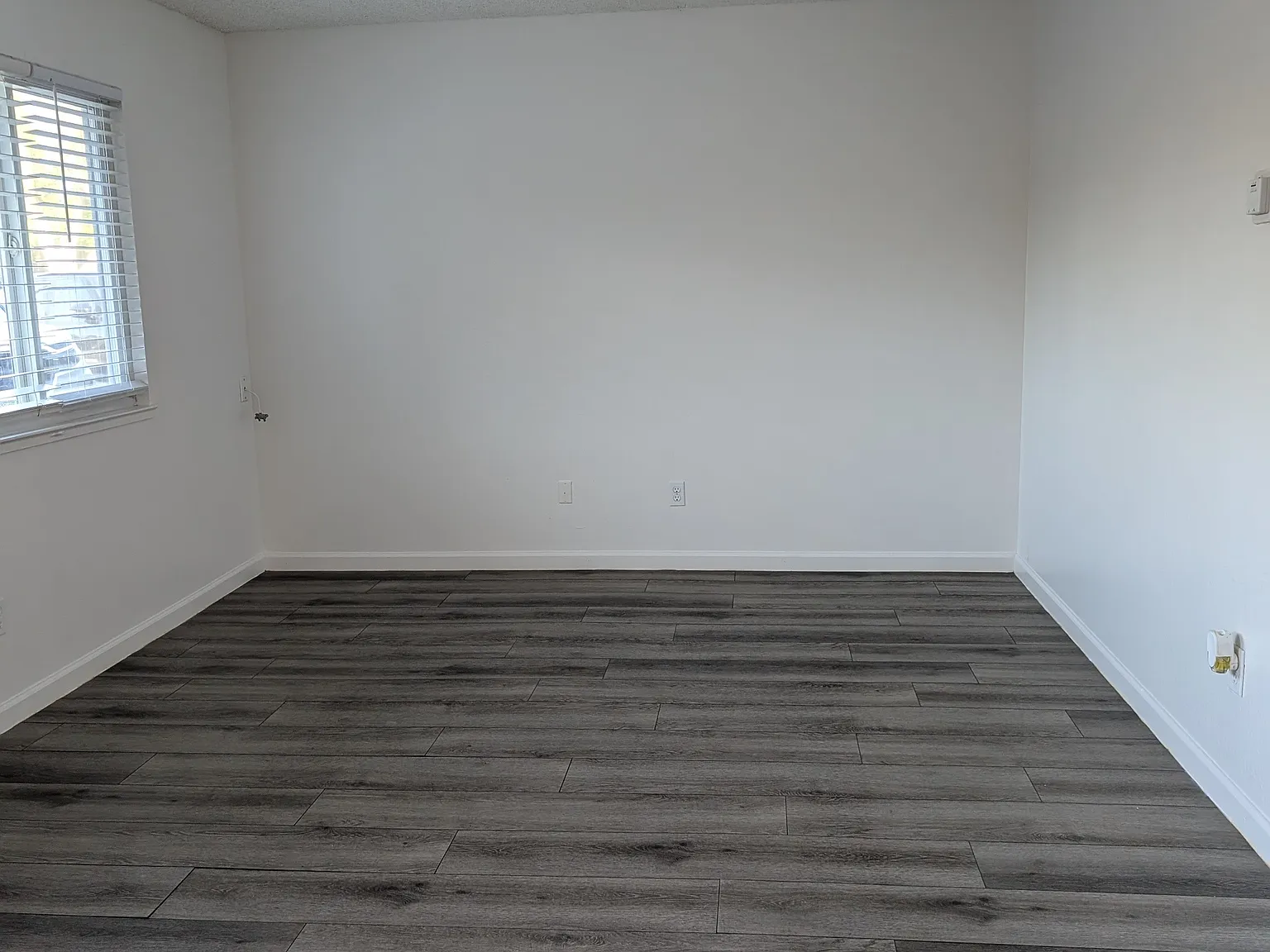 2 bed, 750 sqft, $1,400 — Photo 2