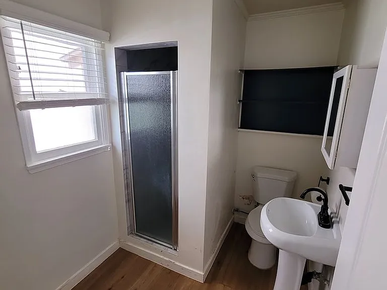 1900 Marine Avenue 15103 St — Photo 10