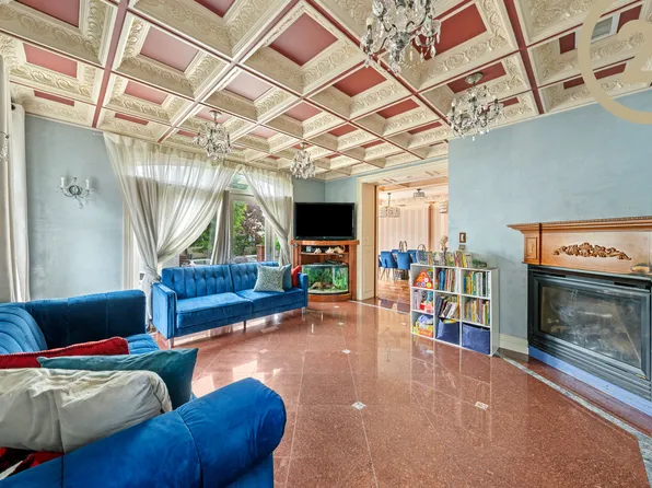 2723 Avenue P image 8 of 28