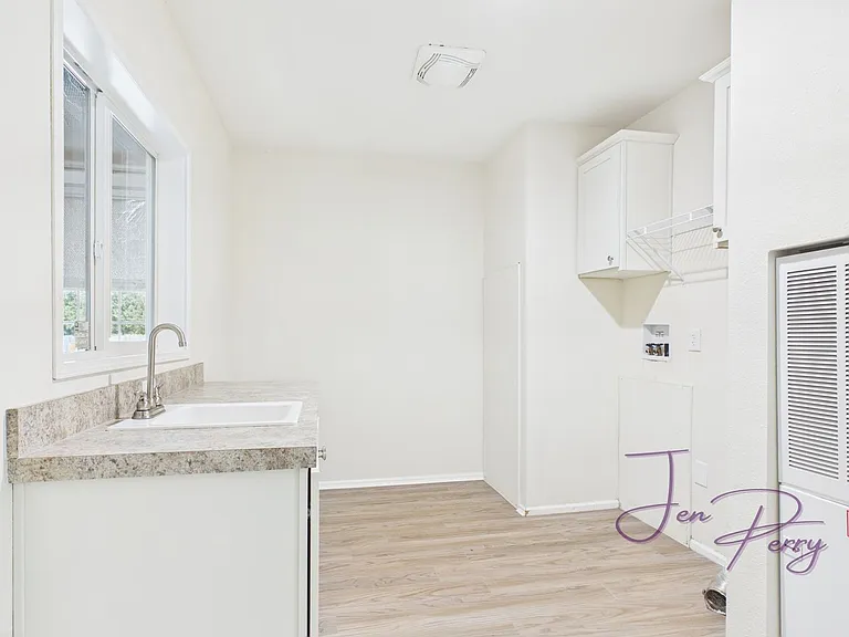 7420 Guide Meridian — Photo 23