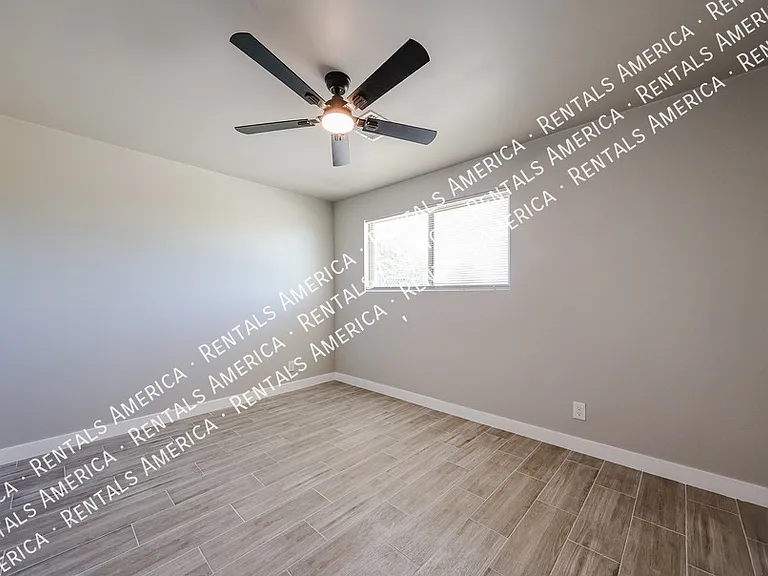1704 E Pickrell Dr — Photo 27