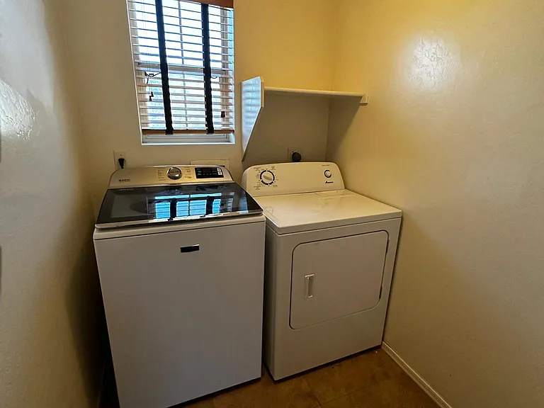 619 E Colt Ct — Photo 16