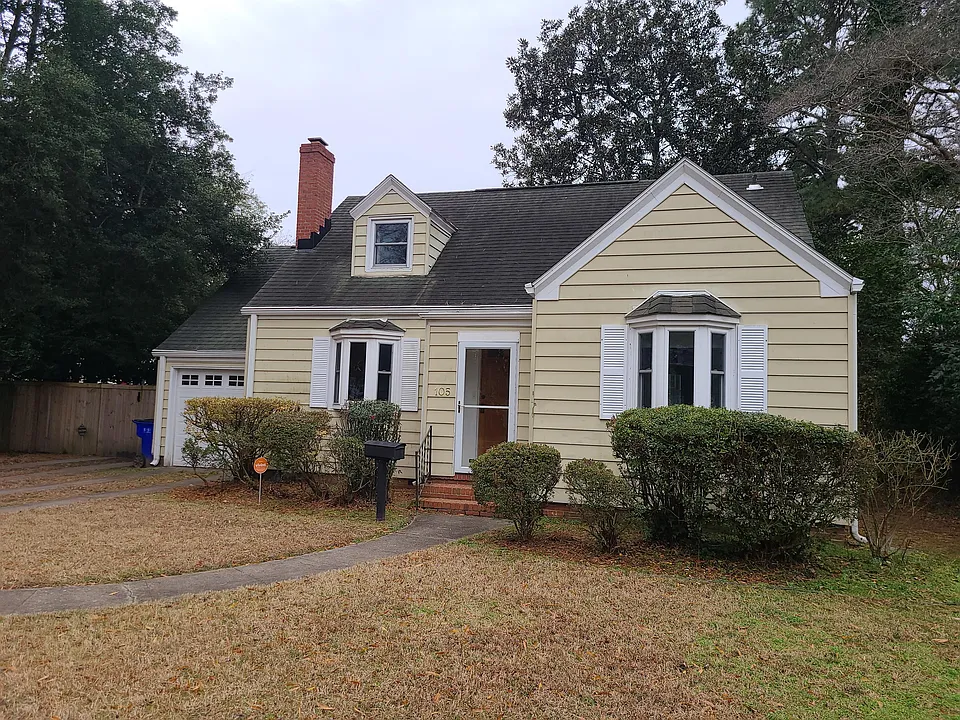 105 W Arden Cir