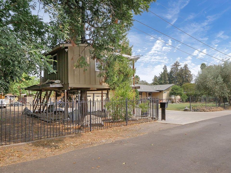 1st image of 6075 Oak Ln