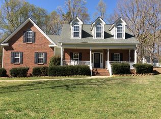 60 Kristopher Woods Dr, Youngsville, NC 27596