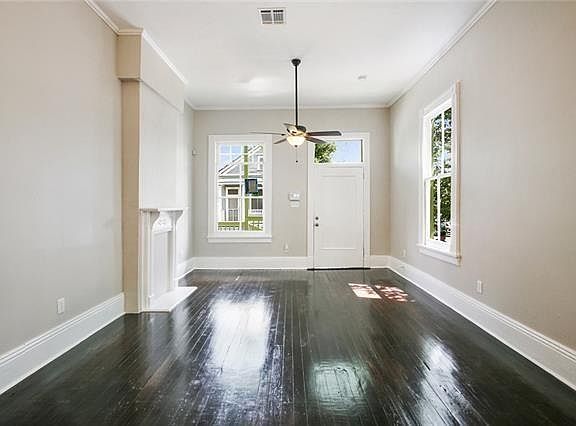 4th image of 2433 S Robertson St