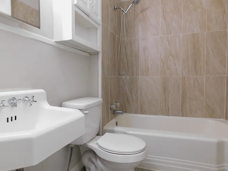 806 Cordell St — Photo 13