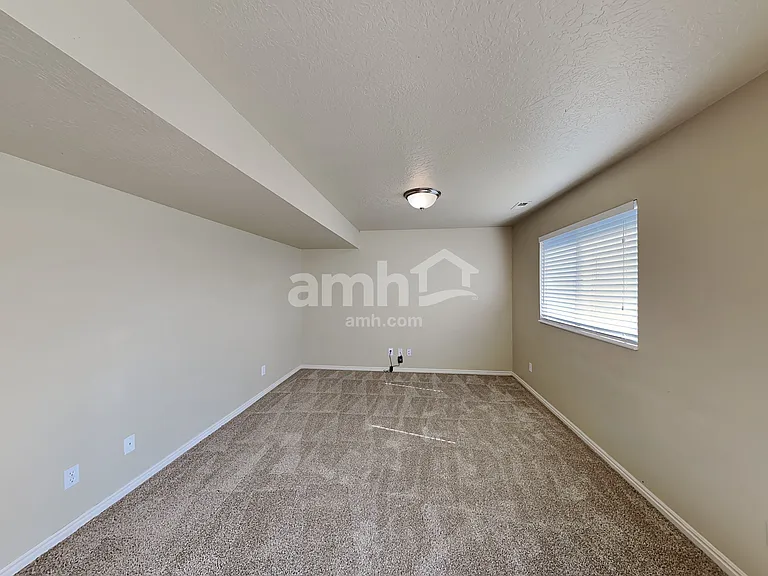 272 S 590 W — Photo 6