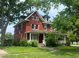 323 N Olive St, Saint Elmo, IL 62458