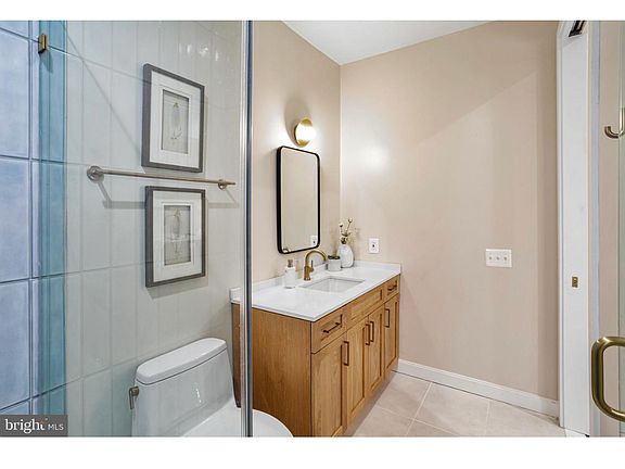 2nd image of 1402 12th St NW Unit 4