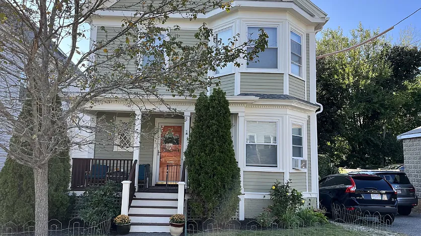 4 Charles St #2