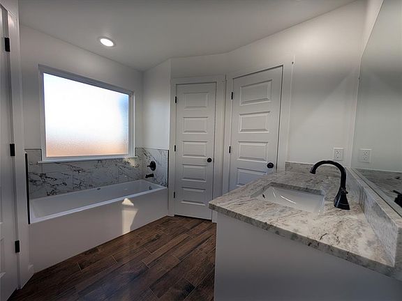 5th image of 2470 County Street 2960