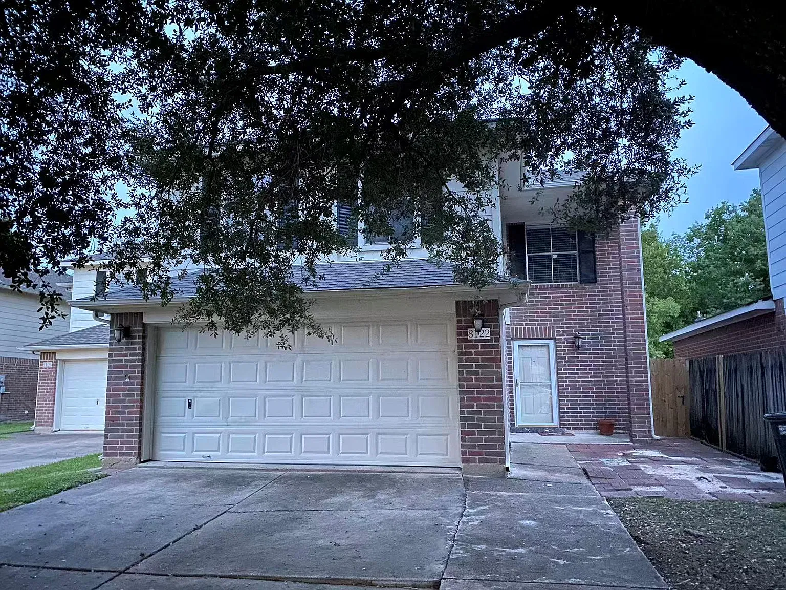 4 bed, 2.5 bath, 2078 sqft, $2,100 — Photo 2