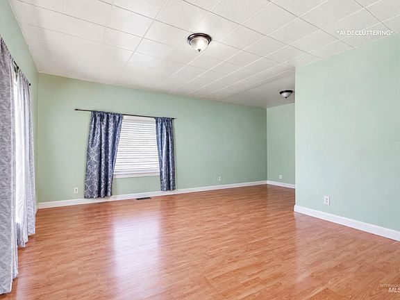 5th image of 135 N Garden Ct