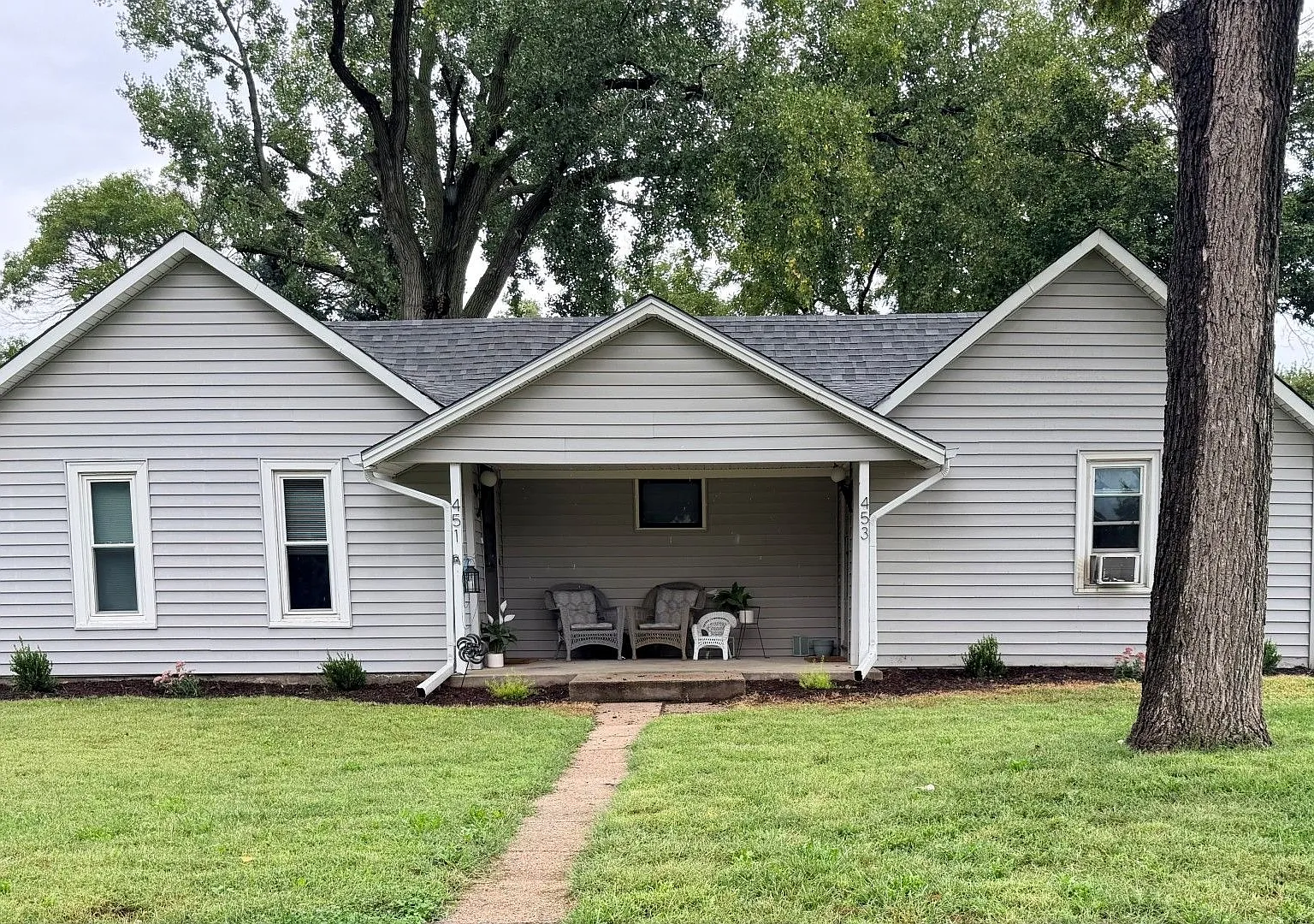 Charming & Cozy 1BR/1BA Duplex — Photo 1