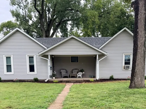 453 N 10th St, Blair, NE 68008