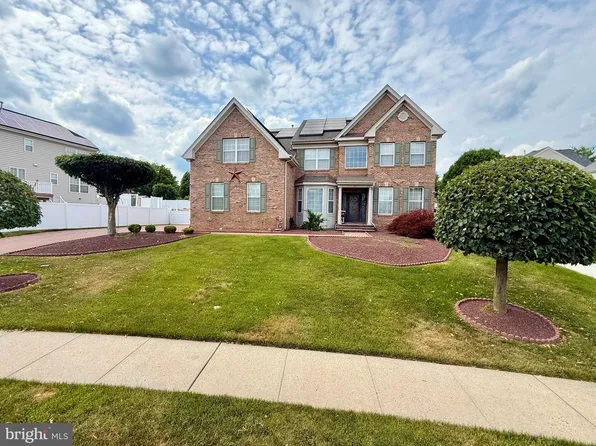 501 Larzelere Rd, Bensalem, PA 19020