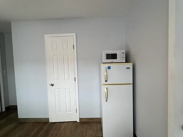 1421 SE 2nd St #2 — Photo 3