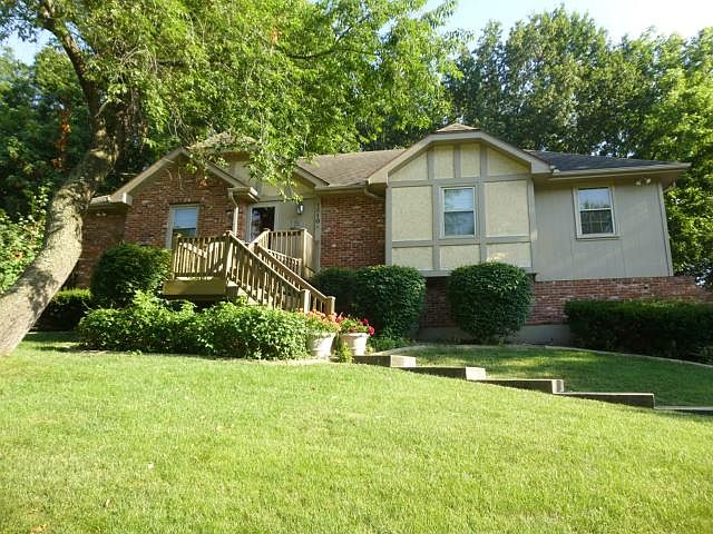 1st image of 1510 NW Weatherstone Ln