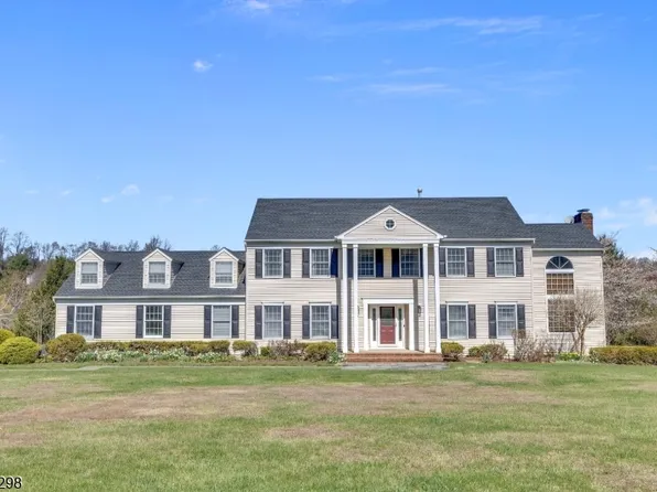 15 Willow Dr, Chester Twp., NJ 07930