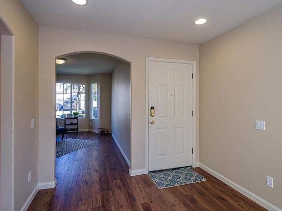 4th image of 2309 Bentley Ave