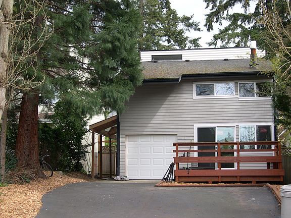 3rd image of 10018 45th Ave NE