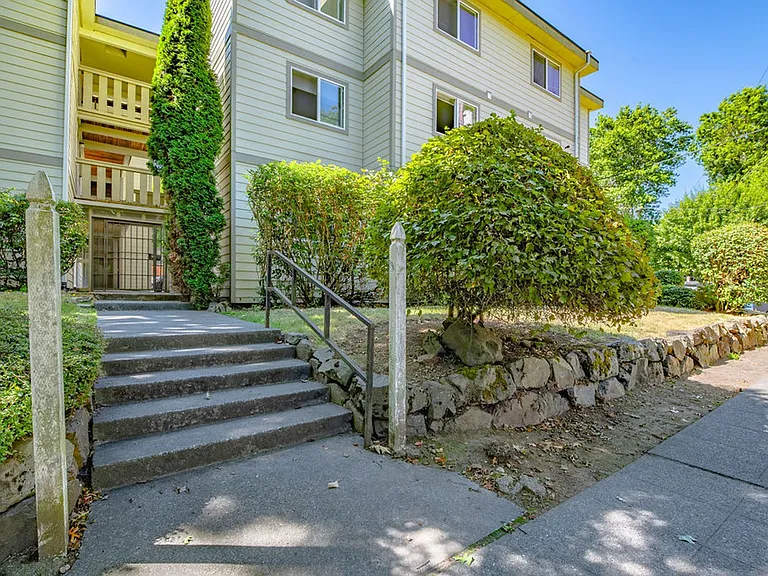 301 Apartments in the heart of Beacon Hill — Photo 5