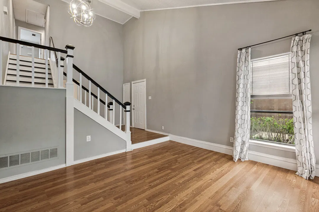 3 bed, 2138 sqft, $2,950 — Photo 4