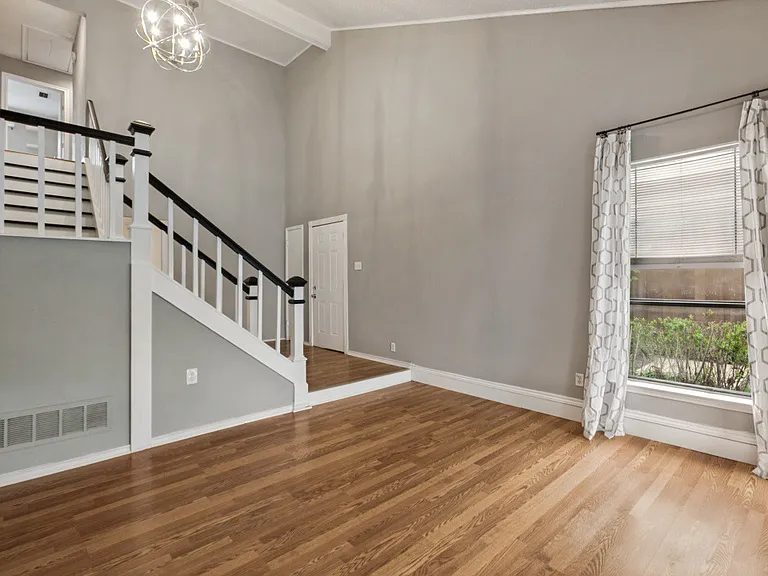 13238 Carthage Ln — Photo 4