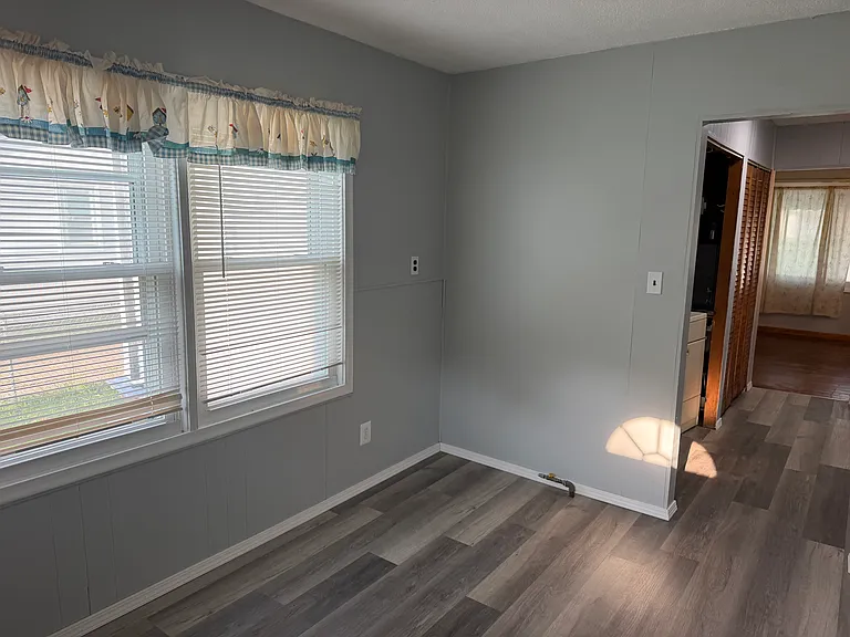 6139 Hampden St — Photo 15