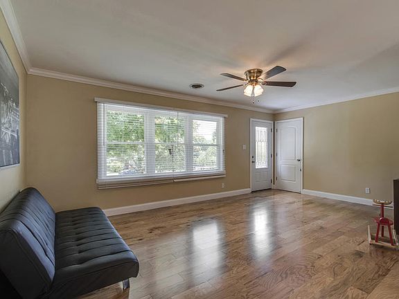 5th image of 2201 NW Juniper Dr