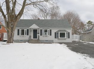 1036 Peter Rd, Schenectady, NY 12303