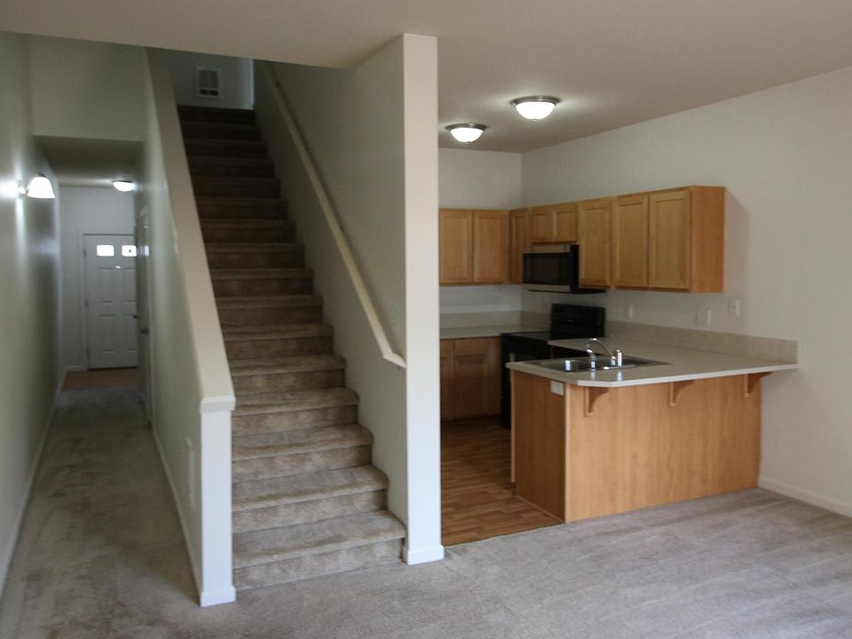 Living Area/Entry Hall